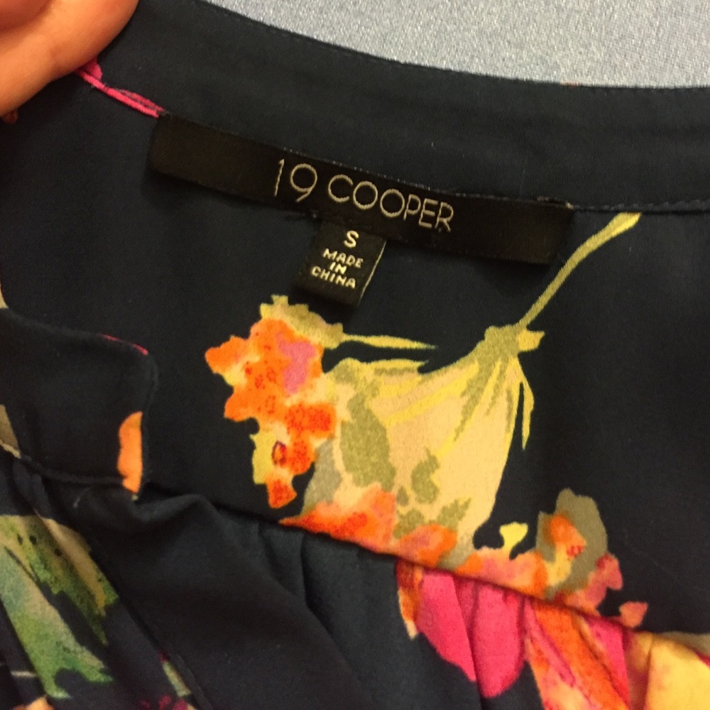 19 Copper blue floral sleeveless top - Picture 7 of 8